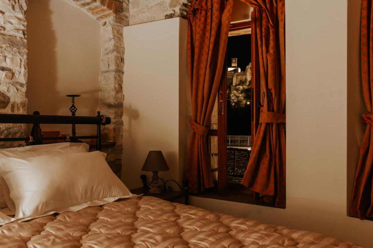 Hotel Ss Kekezi Gjirokastër Exteriör bild