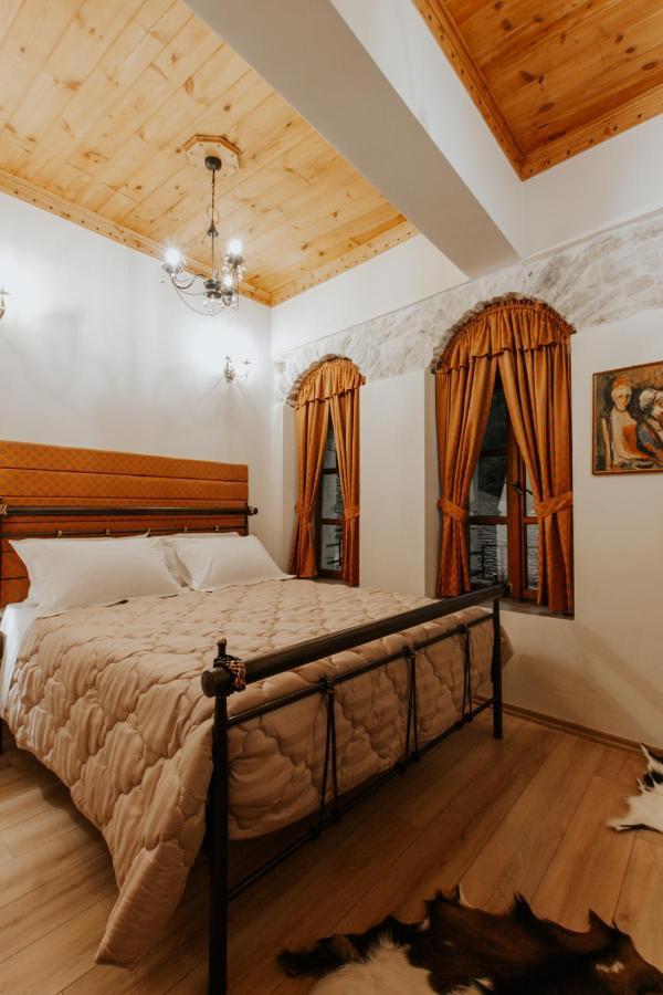 Hotel Ss Kekezi Gjirokastër Exteriör bild