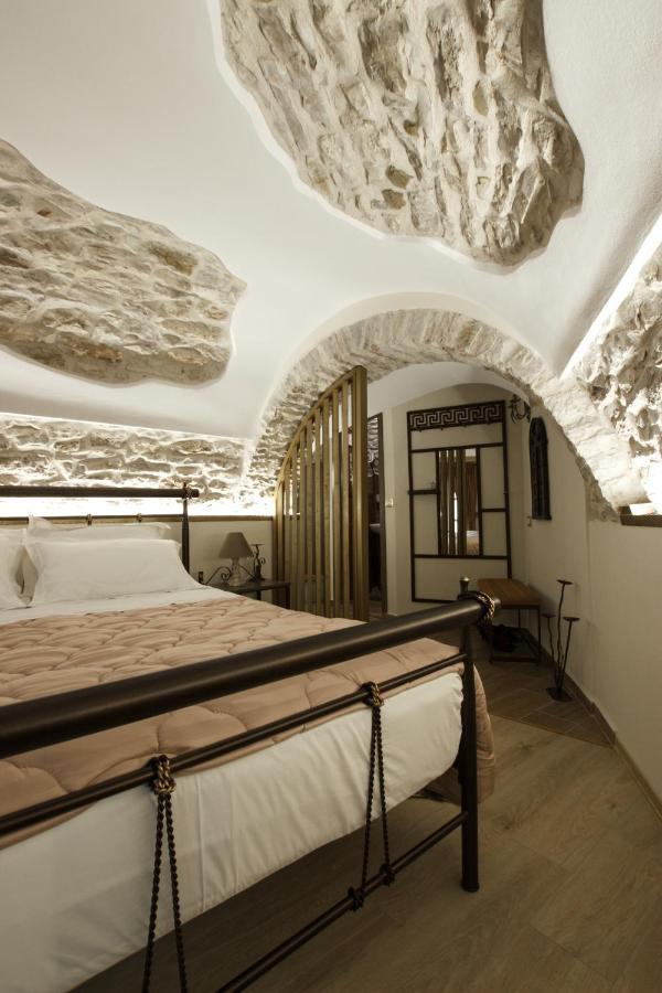 Hotel Ss Kekezi Gjirokastër Exteriör bild