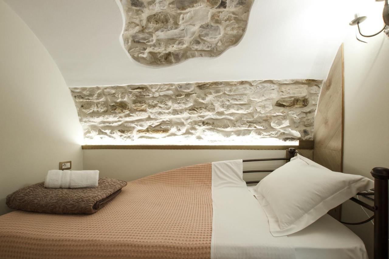 Hotel Ss Kekezi Gjirokastër Exteriör bild