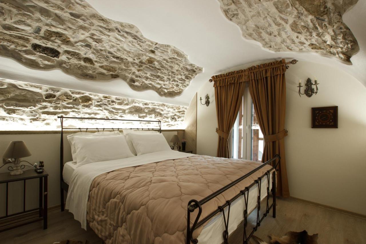 Hotel Ss Kekezi Gjirokastër Exteriör bild